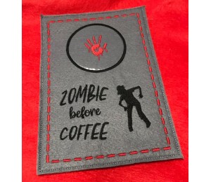 Stickdatei ITH - Mug Rug "Zombie before Coffee"